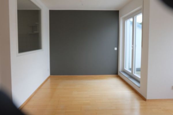Baden-Baden merkezinde şık 2 odalı çatı katı dairesi