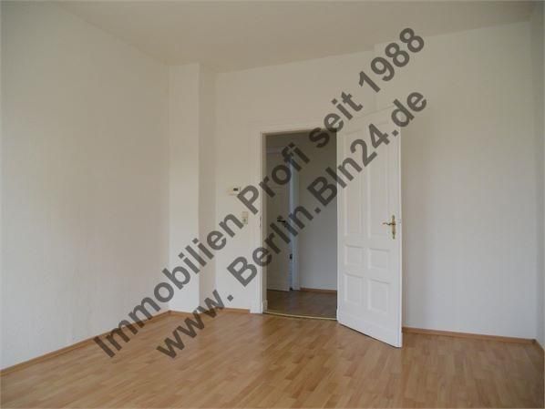 Halle - 3er WG tauglich - Bruttomiete - Wohnung Miete – Wohnzimmer (2)