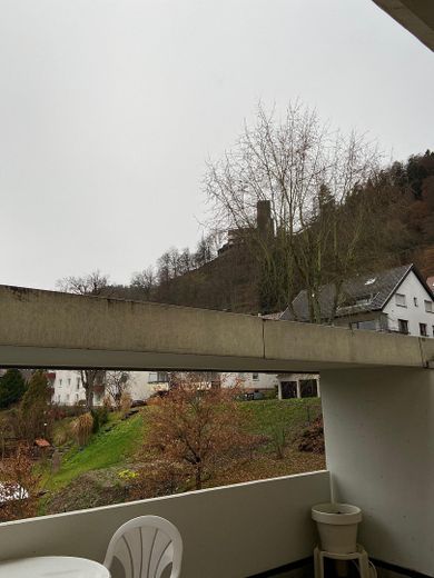 Komplett sanierte 1-Zimmer Wohnung – Aussicht