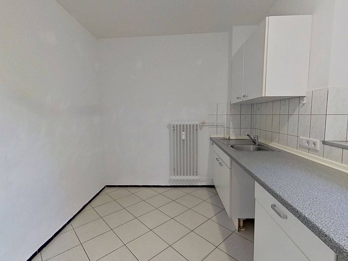 Apartamento de 3 habitaciones con distribución inteligente, cocina equipada, BALCÓN y bañera – Ansicht II: Küche
