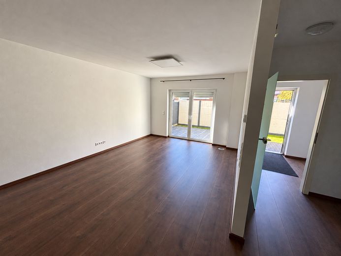 Modernes Zweifamilienhaus mit Einliegerwohnung in Elzach-Oberprechtal – Wohn-/Flurbereich ELW
