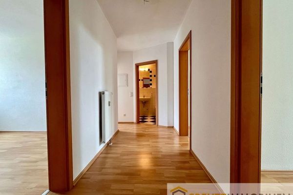 3-Raum-ETW Plauen, saniertes Denkmal, Balkon, bezugsfrei – rechn. 9,1 % Rendite auf KP