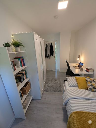 First occupancy after complete renovation: Modern shared apartment rooms (all-inclusive 550€) – individually or as a group of 4 – WG-Zimmer (Einrichtungsbsp.KI)