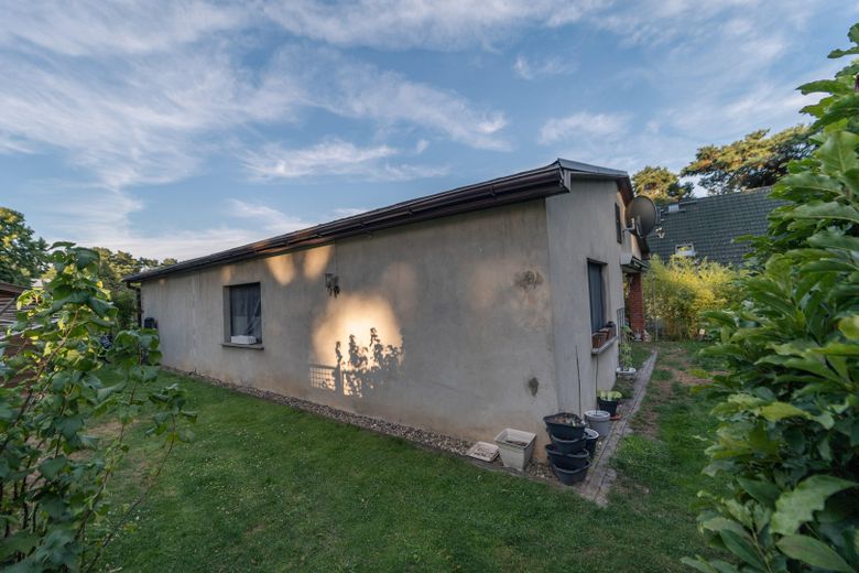 Oasi verde nell’idilliaca Zernsdorf su 1.130 m² con laghetto, sauna e serra – Foto 7