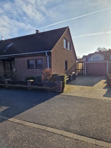 Garage / Stellplätze