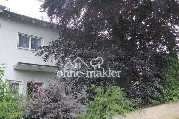 Prachtig uitzicht op de Alpen in het rustige Oberbeuren: twee-onder-een-kapwoning van 216 m² met grote tuin op het zuiden & open haard