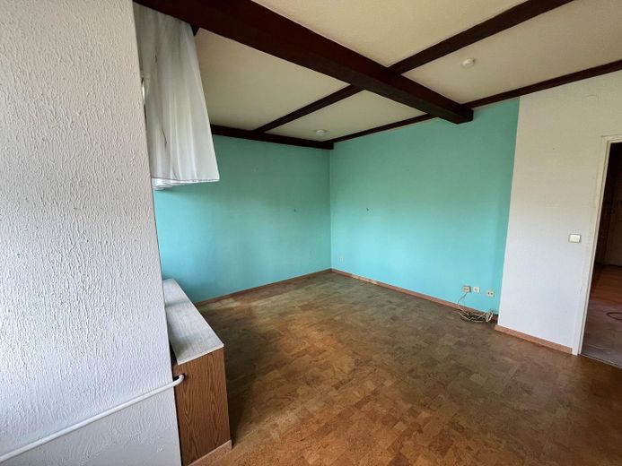 Apartamento de 2 habitaciones disponible para ocupar en el Hansaviertel – Wohnzimmer_Ansicht 3
