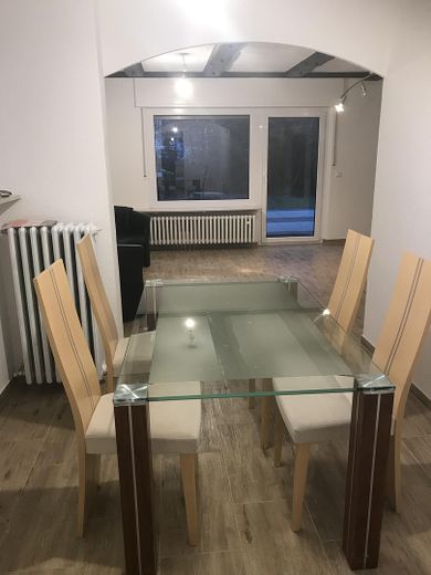 Posizione unica: edificio commerciale e casa unifamiliare direttamente al confine svizzero, presso la stazione ferroviaria – Esszimmer
