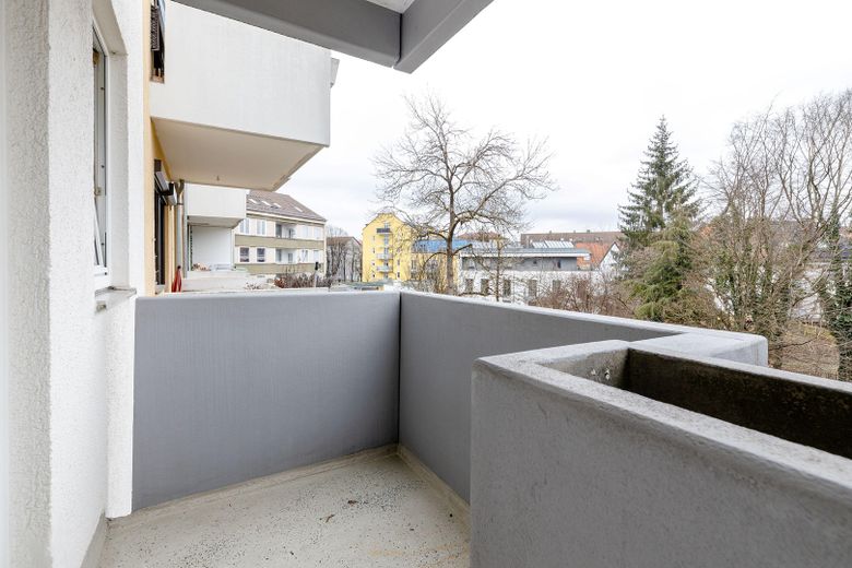 Erstbezug Kernsaniert | Helle 1-Zimmer Wohnung mit Balkon in München-Giesing – Balkon