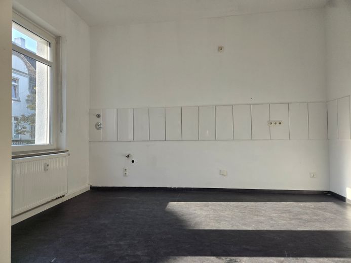 WG-geeignete ruhige und helle 3-Zimmer-Wohnung im 1. OG in Duisburg Alt-Homberg – Wohnküche