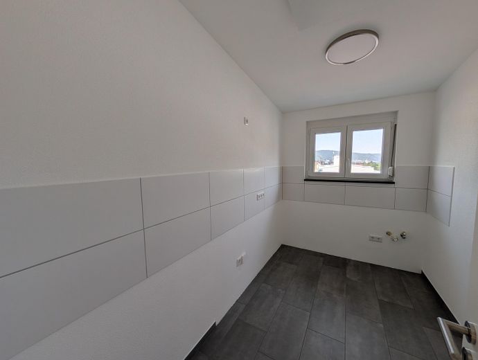 3-Zi.-DG-Wohnung mit Klima - Erstbezug nach Sanierung – Küche