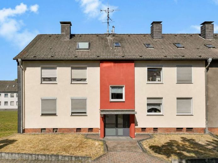 Zwei Eigentumswohnungen, ca. 118 m² mit 2 Stellplätzen in Mülheim an der Ruhr – Foto 1
