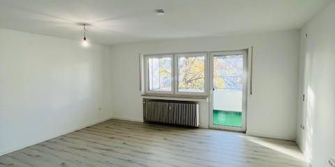 Moderne 3,5-Zimmer-Wohnung (108 m²) – Erstklassig saniert mit großem Wohnbereich – Wohnzimmer