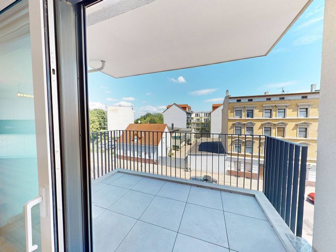 OFERTA DESTACADA: ¡Piso de ensueño de 3 habitaciones con BALCÓN y moderna COCINA AMUEBLADA en el BERGQUARTIER de Magdeburgo! – Balkon