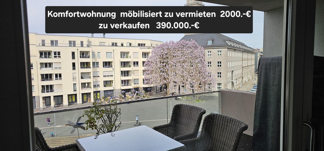 Neuwertige Eigentumswohnung an der Promenade, Palais am Stadtkai – Blick vom Balkon zum Rathaus