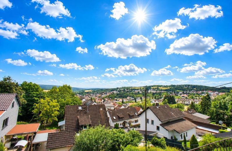 Renditestarke Kapitalanlage! MFH (4 Parteien) in Top-Zustand in Waldrandlage von Wiesbaden Naurod! – Ausblick