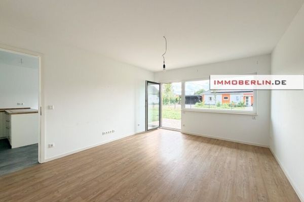 IMMOBERLIN.DE - Effizienter Bungalow mit Westgarten in ländlicher Lageharmonie
