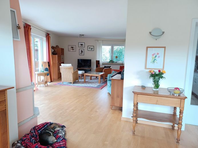 Blick vom Esszimmer ins WZ 