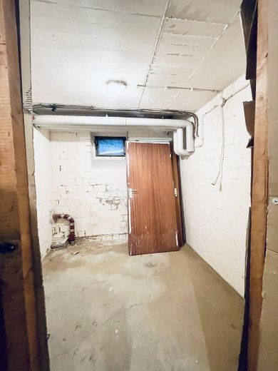 Möbliertes Apartment mit separater Küche * Loggia * Aufzug * viel modernisiert – Keller