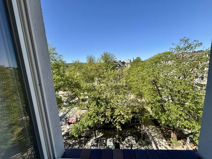 Altbau-Charme pur: 4-Zimmer-Wohnung mit Dielenboden & Stuckdecken – Foto 7