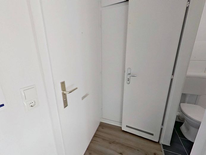 Ein warmes Zuhause beginnt mit einer kühlen Ersparnis: Moderne 1-Zimmer-Wohnung mit EBK und großem BALKON – Eingangsbereich