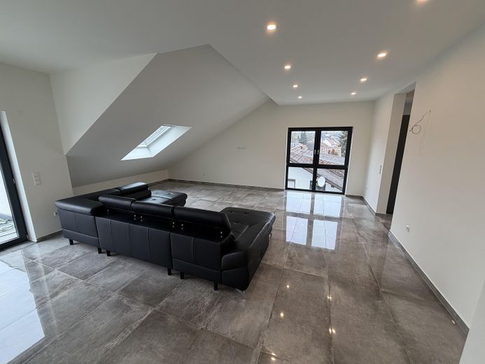 Exklusive 4-Zimmer-Penthousewohnung mit Dachterrasse & Garage+Stellplatz – provisionsfrei – Großzügiger Wohnbereich