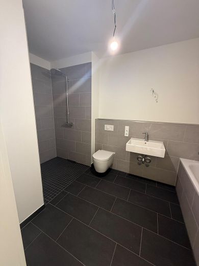 Esclusivo appartamento di nuova costruzione di 3 stanze con balcone, cucina attrezzata e garage sotterraneo ad Amburgo-Rothenburgsort – Foto 13