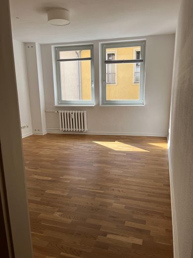 Provisionsfrei: Freundliche, gepflegte 2 Zi-Wohnung im Herzen der Altstadt Stralsund – Zimmer Südseite