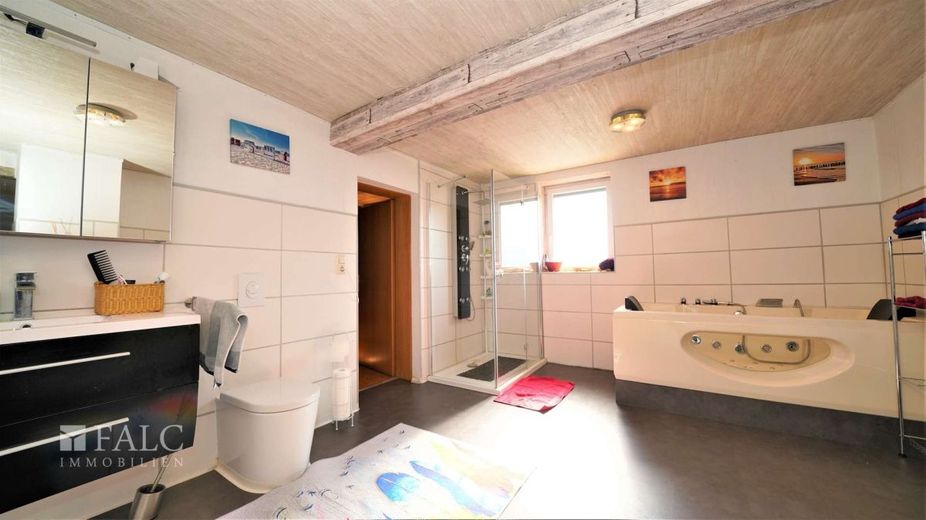 Entfaltungs-Reich - FALC Immobilien Heilbronn – Badetempel