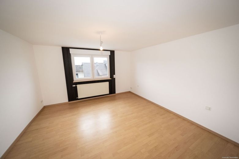 Modernisiertes Einfamilienhaus in kleiner Nebenstraße von Püttlingen – Schlafzimmer 2 Dachgeschoss