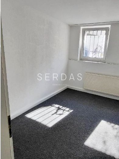 3 vermietete Wohnungen im Paket | ca. 7 % Rendite | ohne Rücklagen | für erfahrene Investoren – Wohnzimmer 2 EG