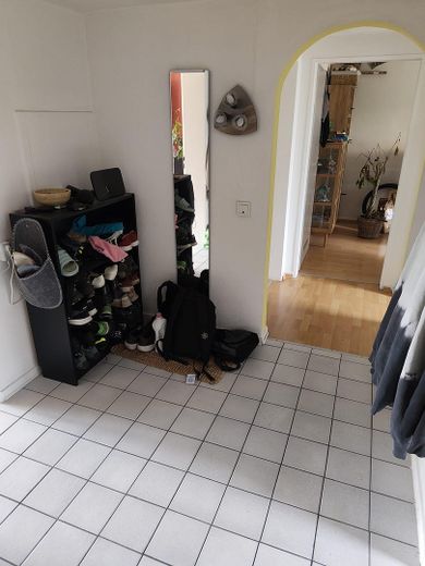 Möbliertes Wohnen: Brühl Innenstadt 3 Zimmer mit Einbauküche, Couch, Bett, Balkon, Garten – Diele