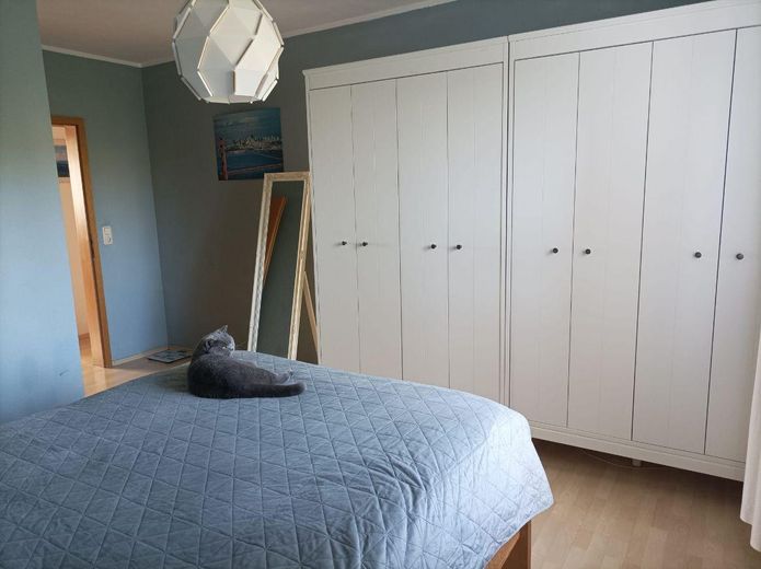 Provisionsfrei von privat: Bezugsfreie 3-Zimmer-Wohnung mit Balkon, Keller, TG in Dietzenbach-Mitte! – Schlafzimmer