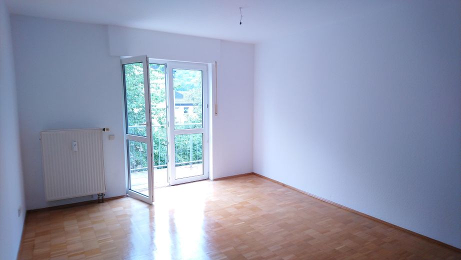 Barrierefreie 2.5-Zimmer-Wohnung mit TG-Platz und kleinem Balkon – Schlafzimmer