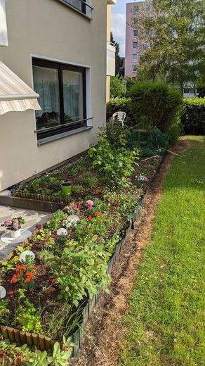 Gartenstreifen an Loggia