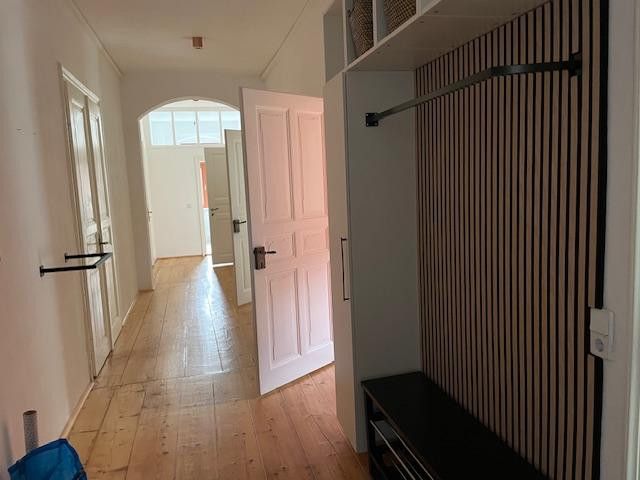 Tharandt près de Dresde - ancien bureau de poste impérial à rénover entièrement - appartement de 6 pièces à l'étage, 2 salles de bains, 2e étage – Flurbereich m. Einbaugarderobe