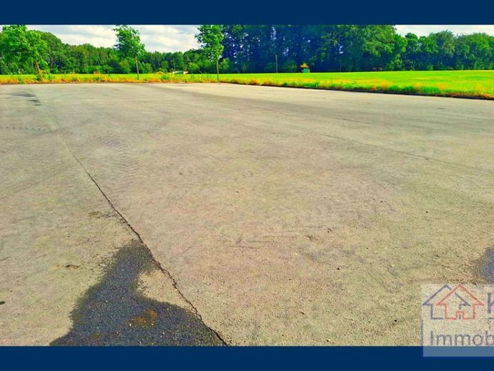 Flexibler Platz in Vreden: Befestigte Freifläche für Ihr Business und Lagerung von Material – फोटो 1