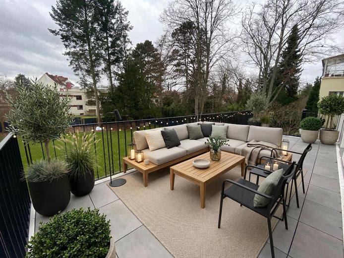 Repräsentative Beletage in klassischer Stadtvilla  PROVISIONSFREI ! (weitere Wohnungen vorhanden) – Balkon Einrichtungsbeispiel