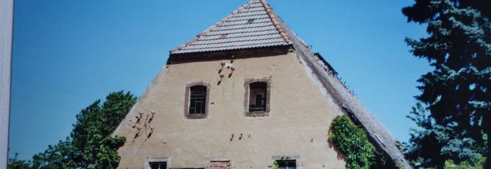 Dwór z 1824 r., duża działka 15 500 m², 01594 Stauchitz koło Riesa-Drezna – Südansicht
