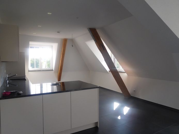 2 Zimmer Wohnung in einzigartigem Objekt – Wohn Essbereich 