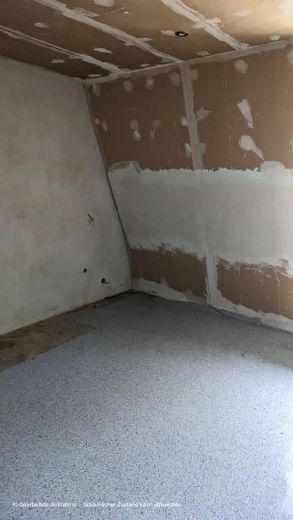 Storico edificio plurifamiliare con potenziale di sviluppo a Lipsia-Gohlis – Zimmer Etage III (KI gereinigt