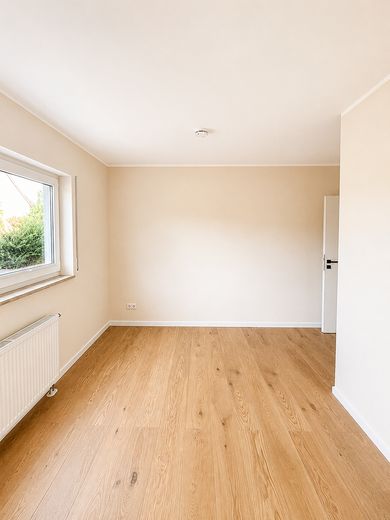 Ruhig wohnen in Weinböhla – barrierefreie 5-Zimmer-Wohnung mit großer Terrasse – Schlafzimmer