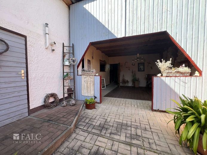 Landhaus mit Scheune und hübschem Garten – hof3
