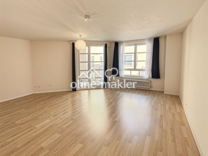 Provisionsfrei: Helle 2-Zi.-Wohnung mit Balkon in der Reutlinger Altstadt – neues Bad, Fernwärme – Foto 1
