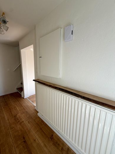 منزل شبه منفصل مُجدّد بحديقة – 100 م² مساحة سكنية، مرآب في تسيرندورف – Eingangsbereich im Flur EG