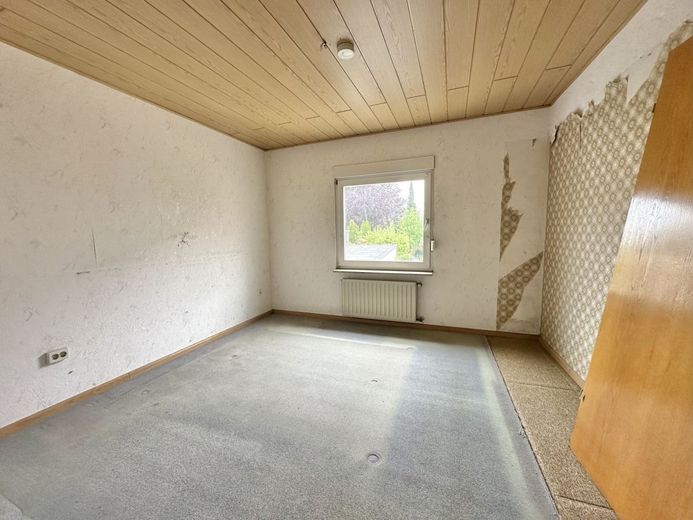 CITYHOUSE: In Top-Lage von Brauweiler! Einfamilienhaus mit großem Grundstück und viel Potenzial! – Schlafzimmer
