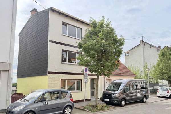 Casa residenziale con giardino e terrazza in posizione vicina al centro di Elversberg