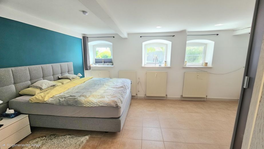 Schlafzimmer 1