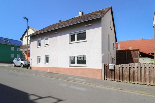 Gestalten Sie ihr neues Zuhause: Renovierungsbedürftiges Einfamilienhaus inkl. Halle in Villingen