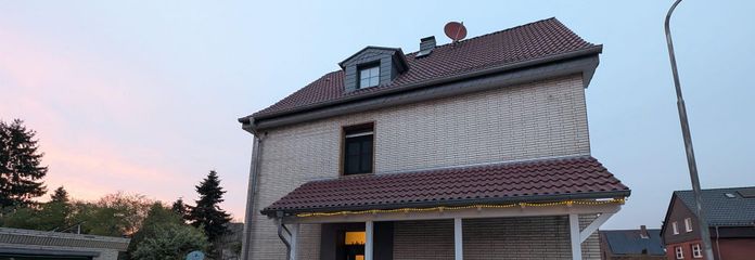 Acogedora vivienda antigua con mucho espacio para la familia y un gran jardín – Außenansicht